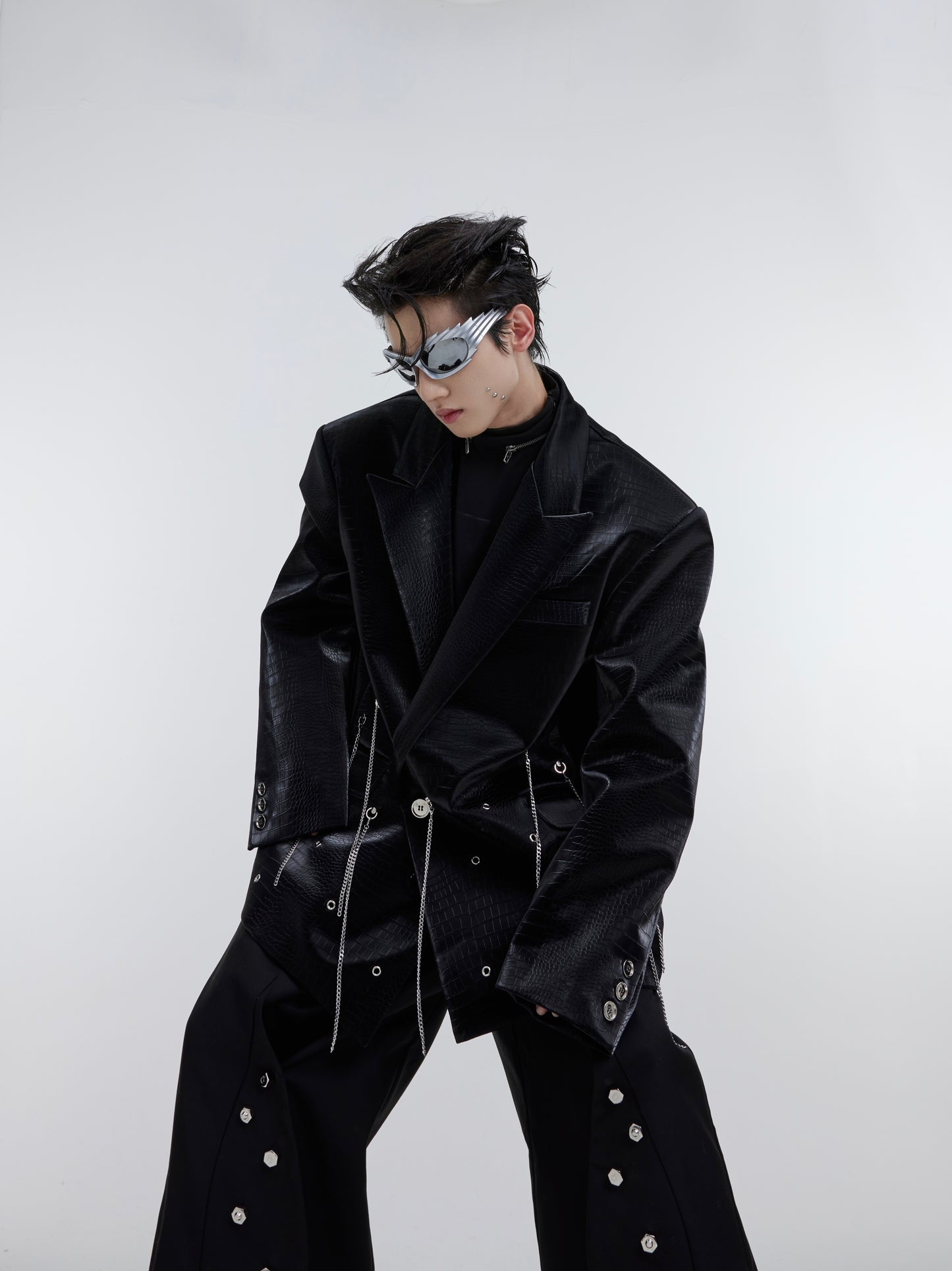 Costume en cuir PU avec pompon métallique