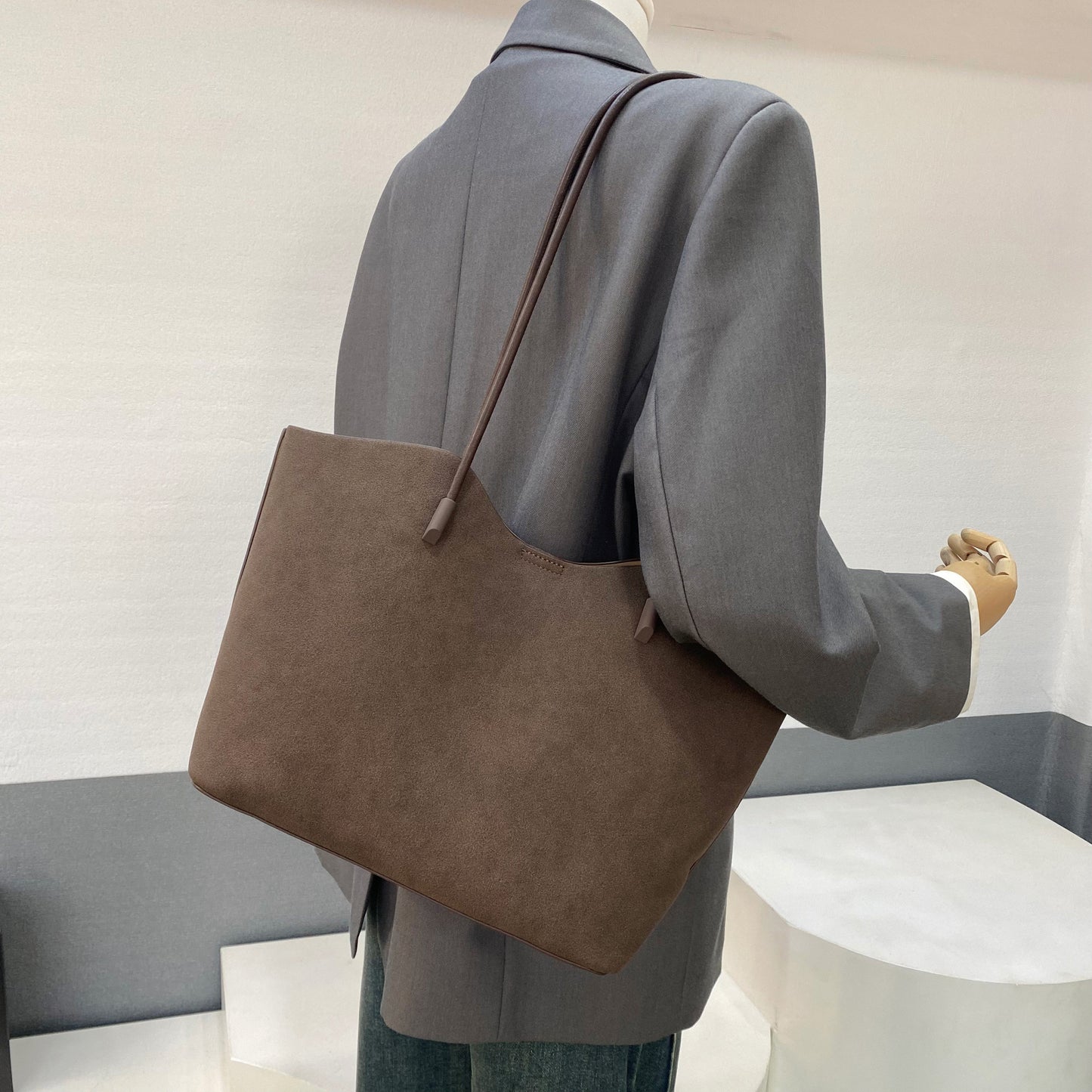 New Large-Capacity Minimalist Suede Bucket Bag