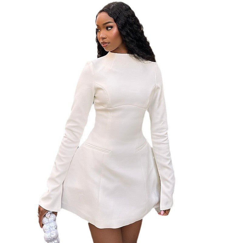 Robe trapèze à manches longues et taille cintrée