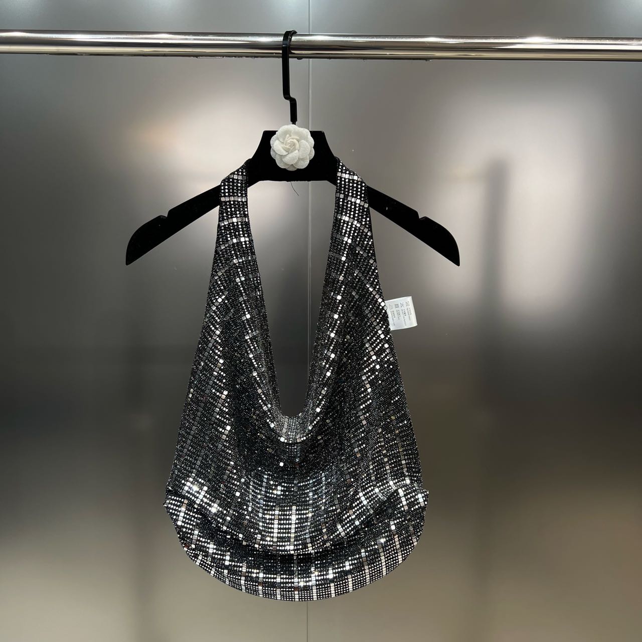 Ensemble pour femme : débardeur dos nu et short en PU brillant