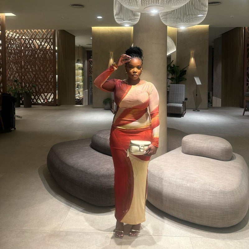 Robe longue ajustée à col rond et manches longues en maille à imprimé floral