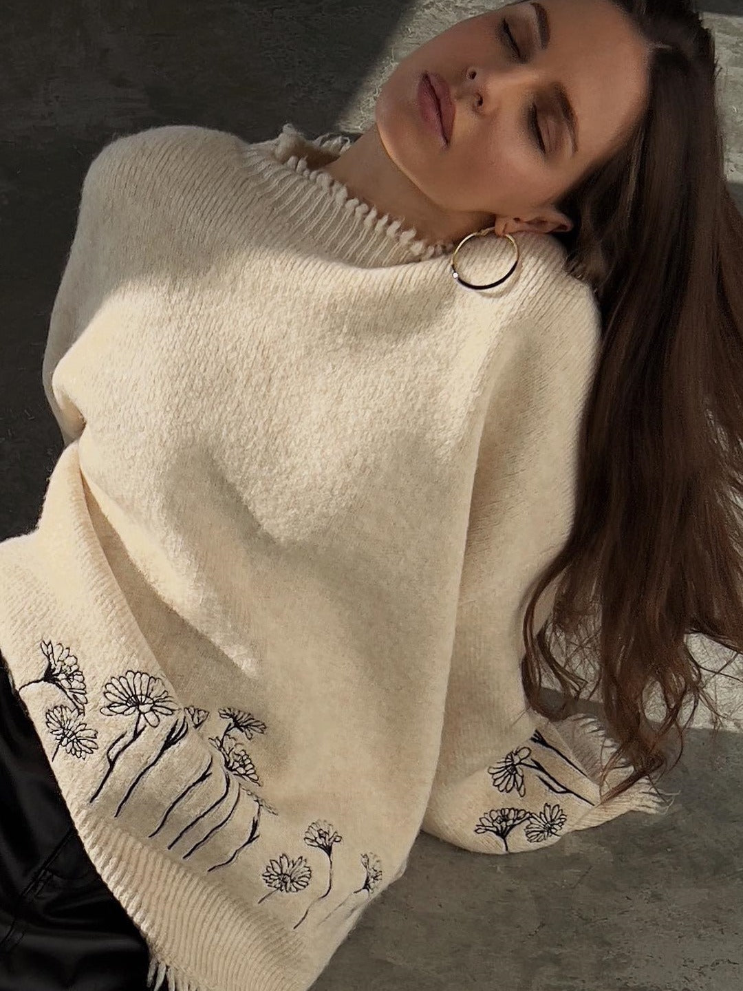 Loose Flower Embroidery Design Contrast Color Sweater