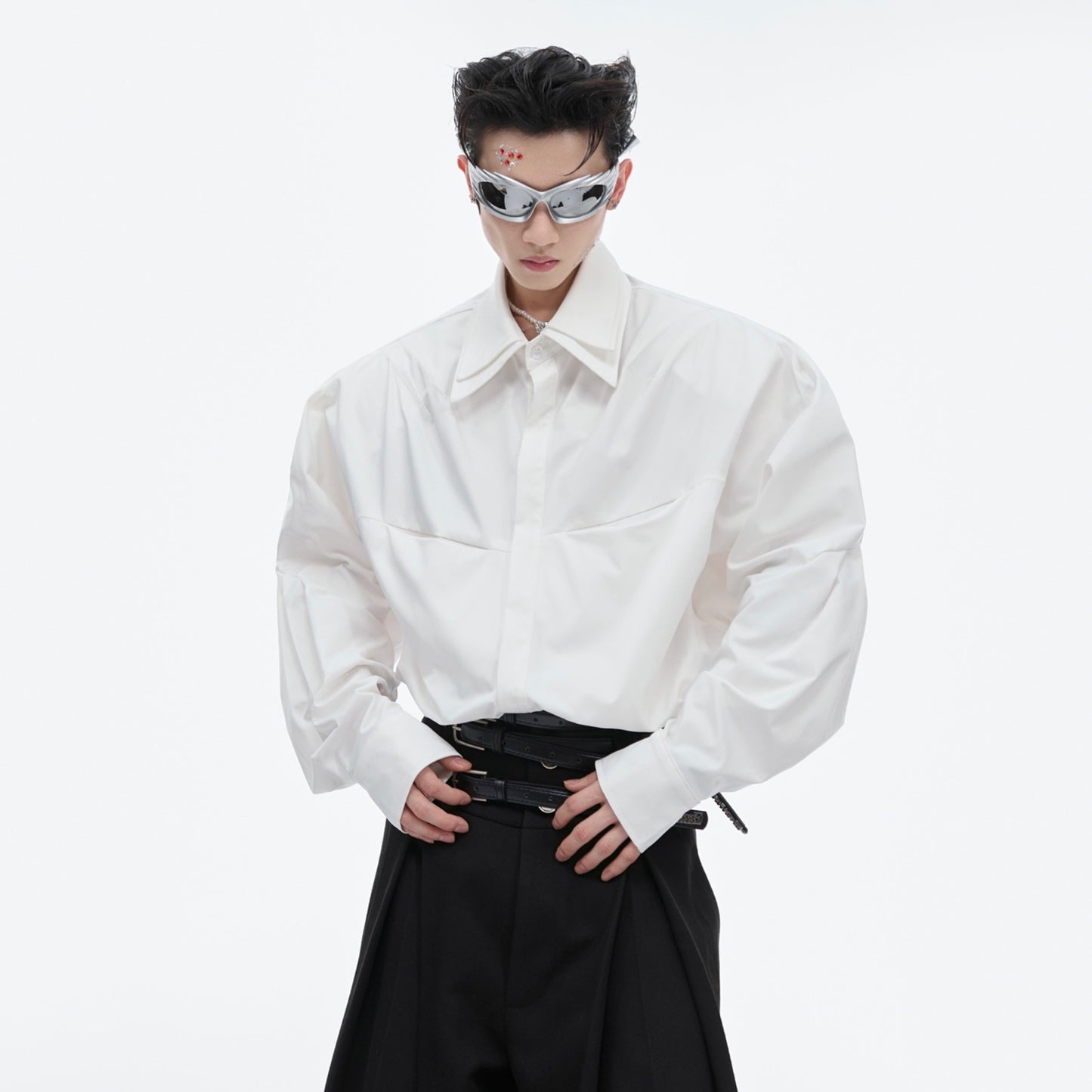 Haut simple et ample de couleur unie pour homme