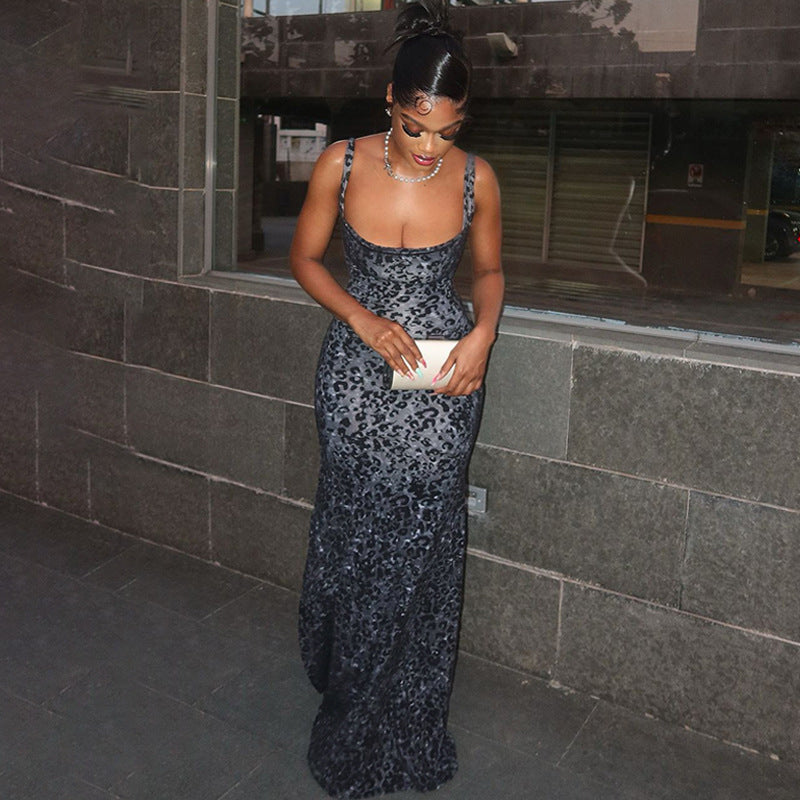 Robe unie sans manches à fines bretelles