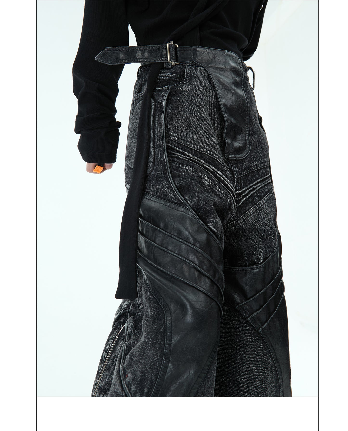 Jean Armor noir délavé et déstructuré, pantalon avec coutures en cuir PU