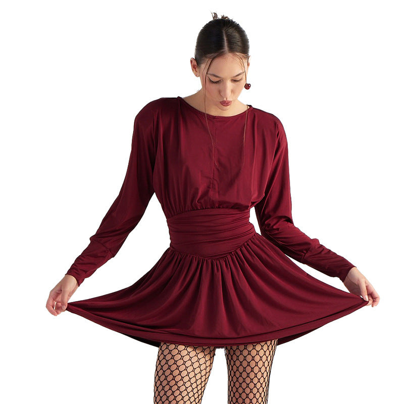 Robe courte à manches longues et col rond de couleur unie