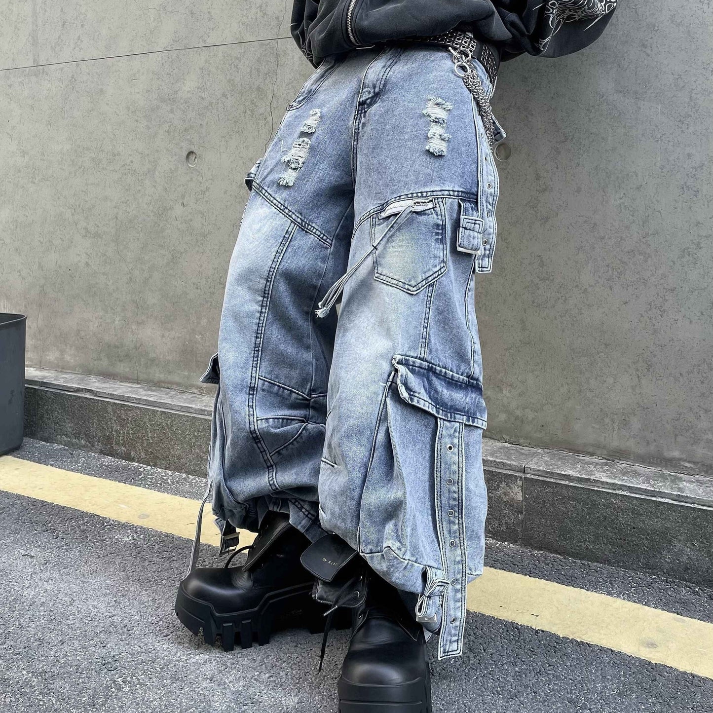 Heavy Industry Multi-pocket Ripped Ribbon Design Straight Jeans