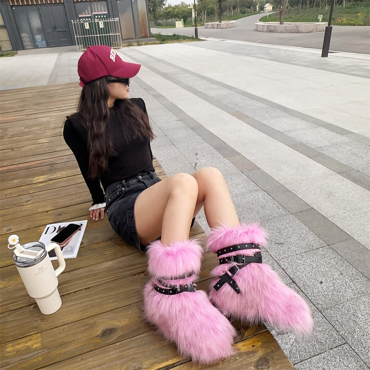 Bottes en laine à rivets, coupe ajustée, couleur foncée, à lacets