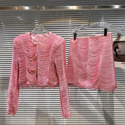 Nuovo abito corto con gonna e spalline imbottite in stile classico con nappa