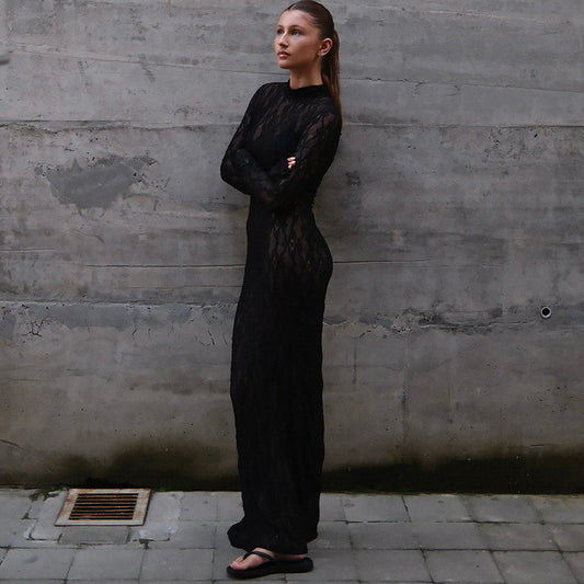 Robe à col roulé en dentelle à manches longues