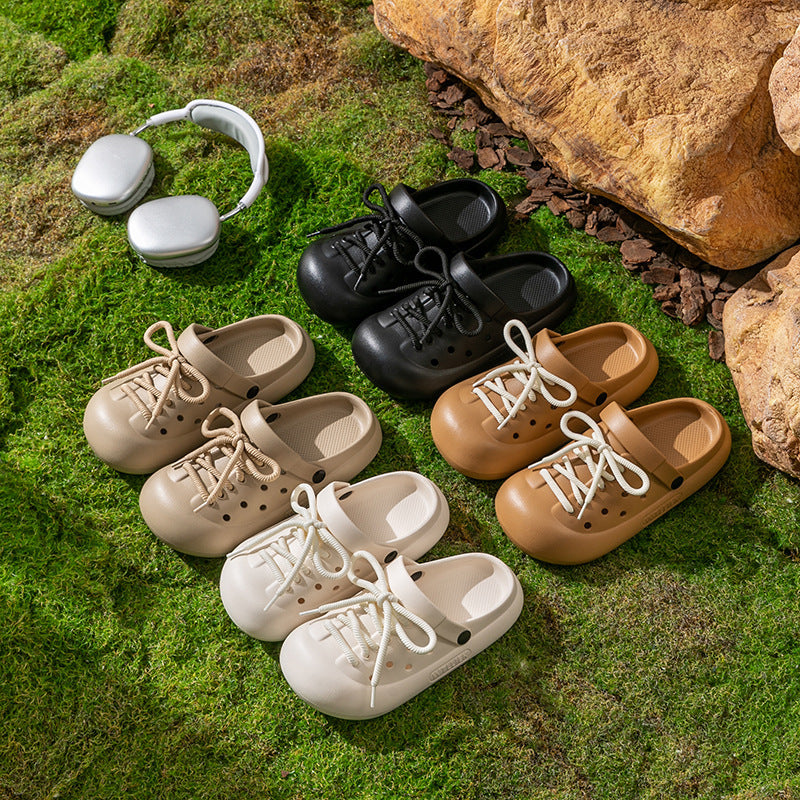 Sandali con punta chiusa e lacci