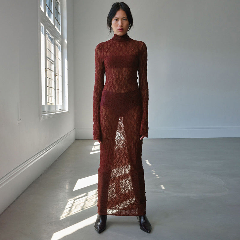 Robe à col roulé en dentelle à manches longues