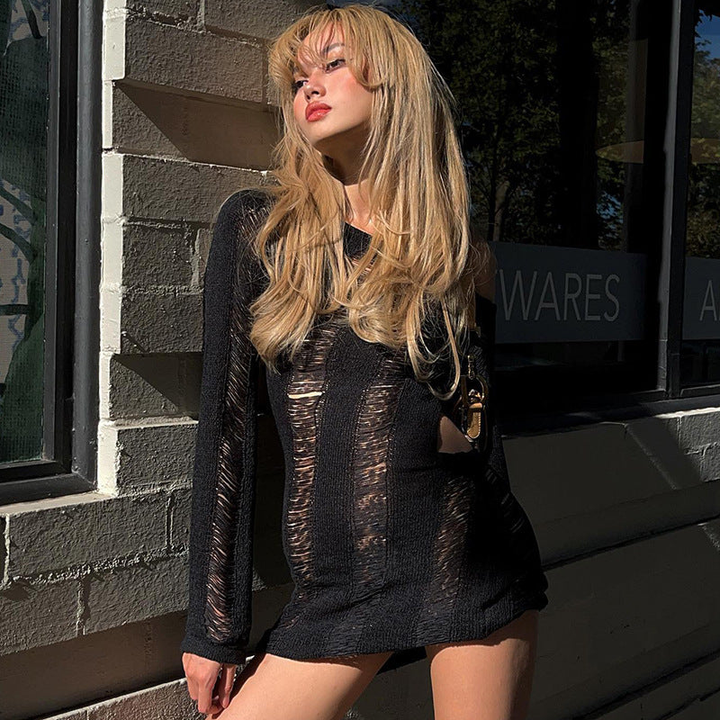 Robe en maille moulante à manches longues et dos nu ajouré