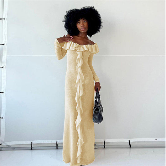 Robe cintrée fendue sur la cuisse, col montant