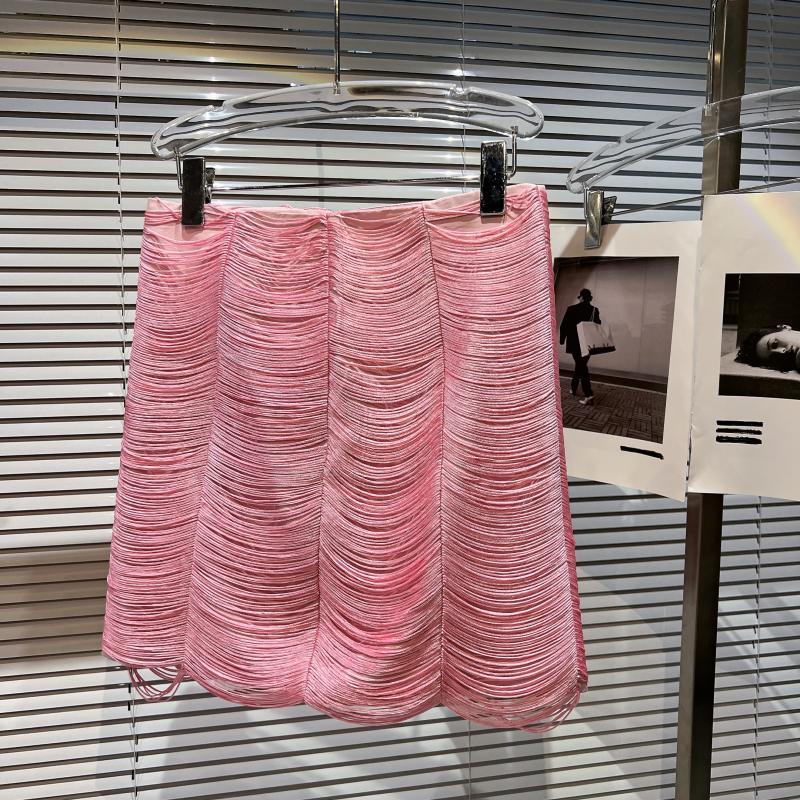 Nuovo abito corto con gonna e spalline imbottite in stile classico con nappa