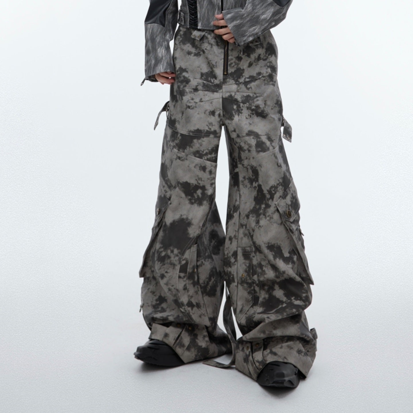 Niche Retro Distressed Blooming Heavy Multi-pocket Workwear Leather Pants