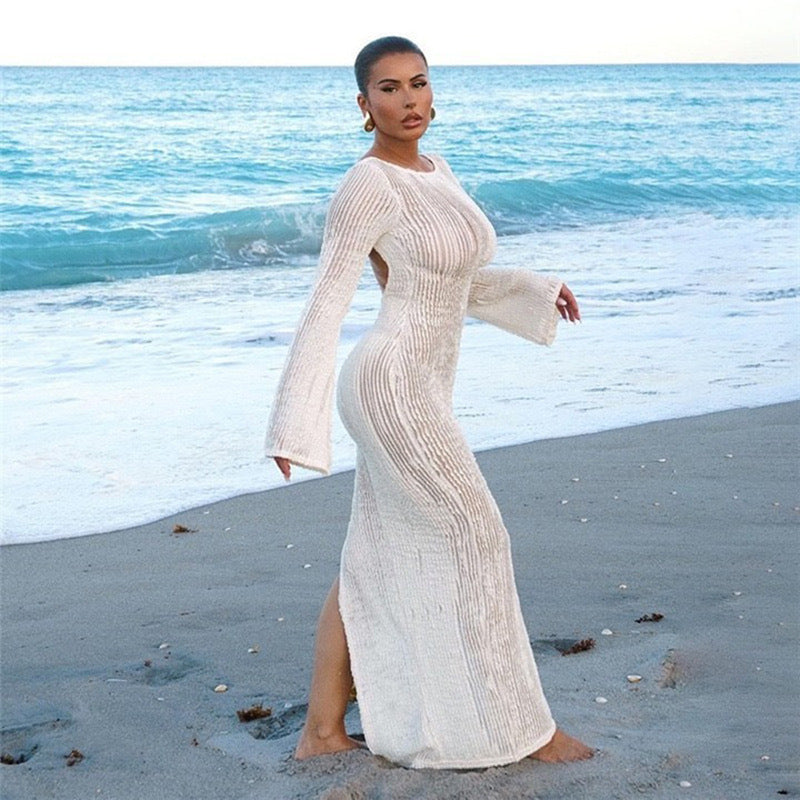 Robe dos nu moulante en tissu texturé, idéale pour l'automne