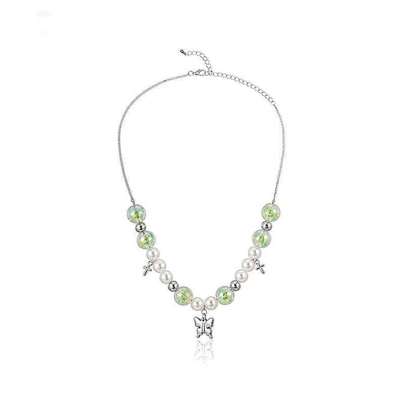 Collana con perle verdi intrecciate