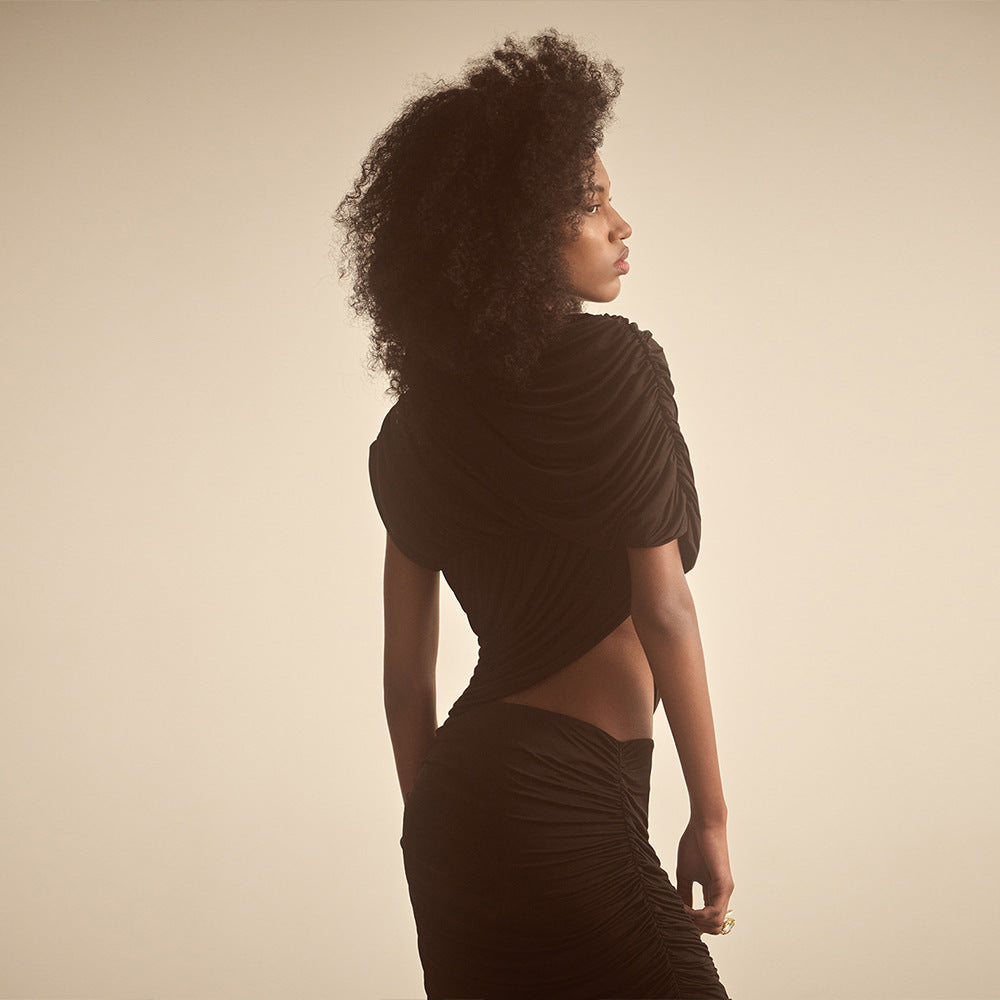 Haut à col rond style sexy, taille affinée, coupe asymétrique