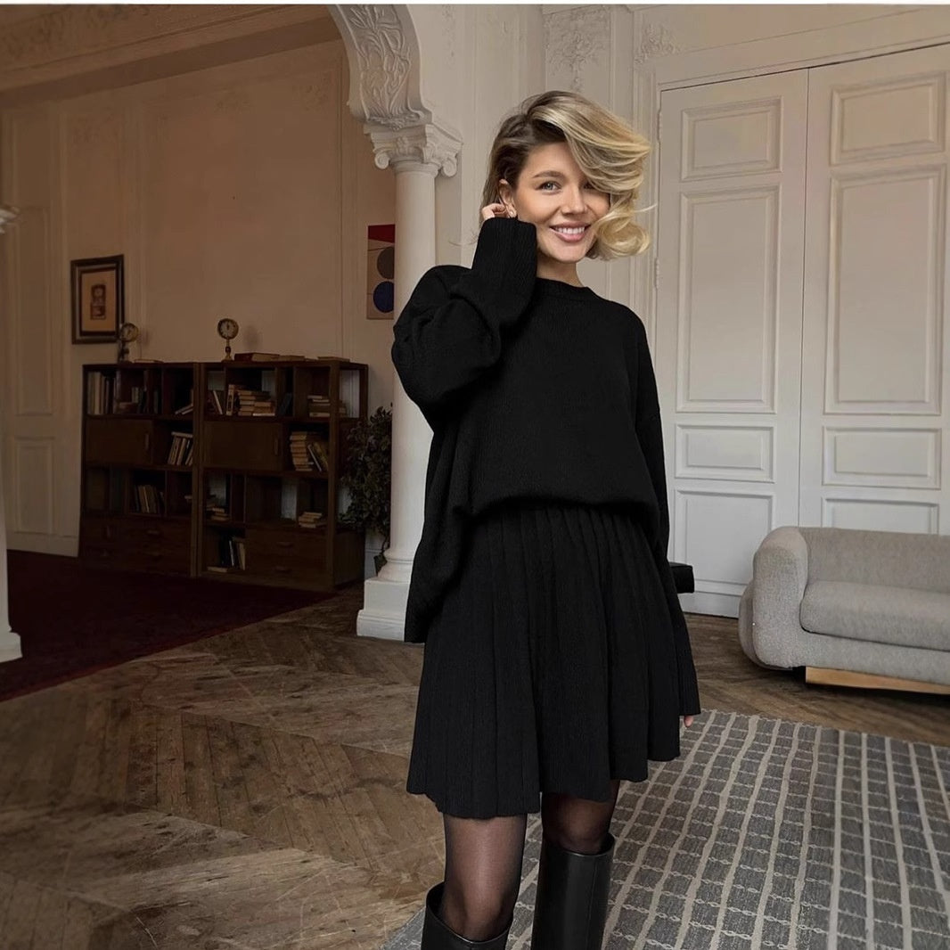 Pull à col rond de couleur unie, jupe plissée, jupe tendance