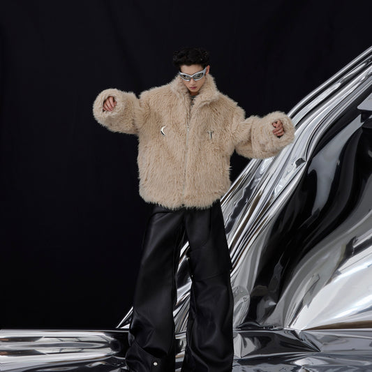 Manteau de fourrure épaisse à col montant et à poils longs