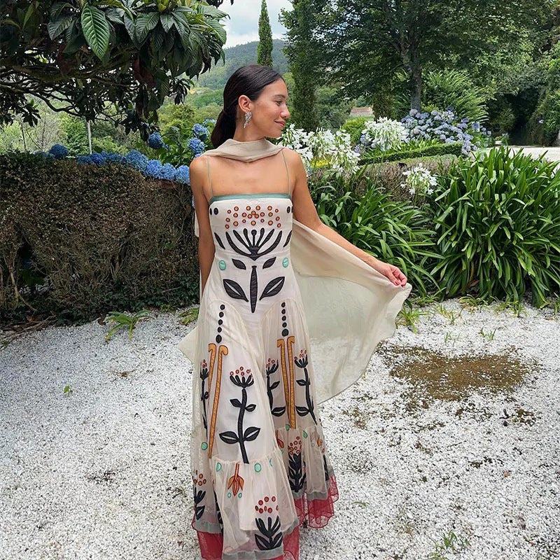 Robe en mousseline imprimée à fleurs brodées