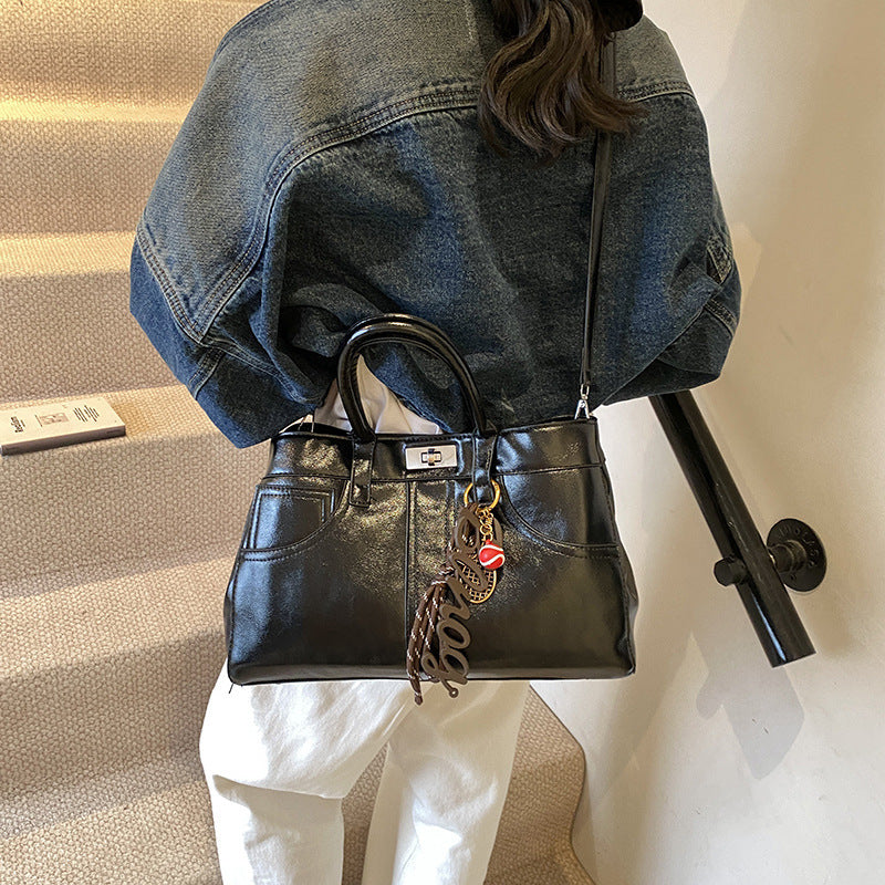 Retro Women's Large-capacity Shoulder Messenger Bag