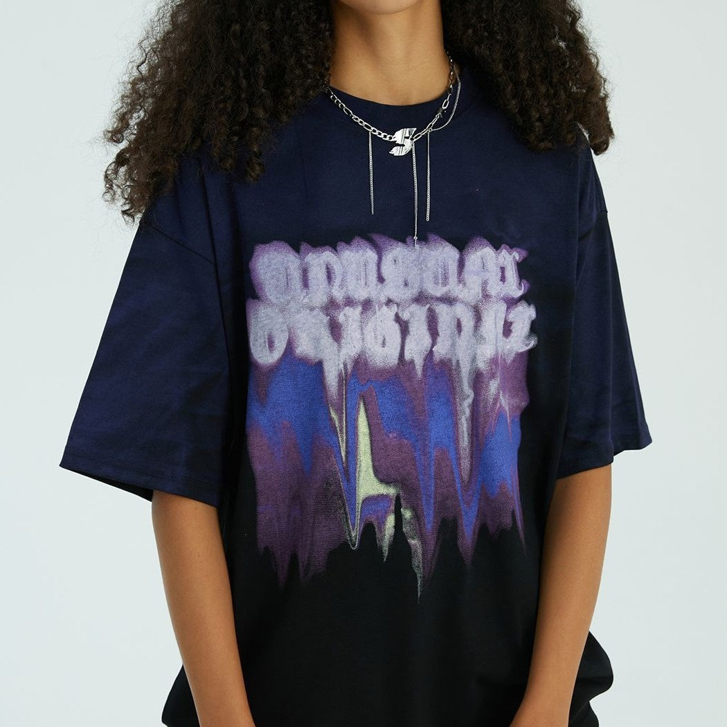 T-shirt à manches courtes avec lettrage de marque rétro.